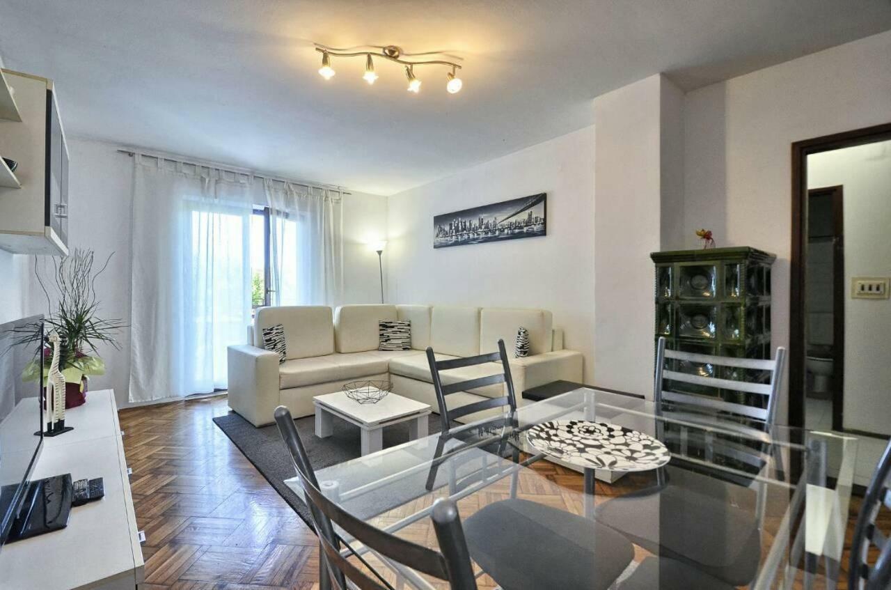 The Big Smile Apartments Pula Exterior foto